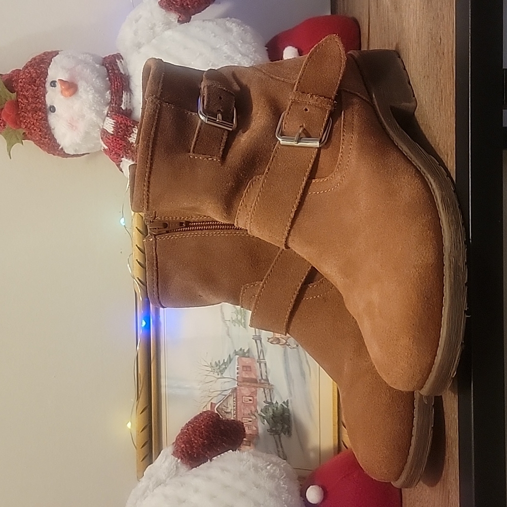 Steve Madden Size 8 Brown Suede Ankle Boots